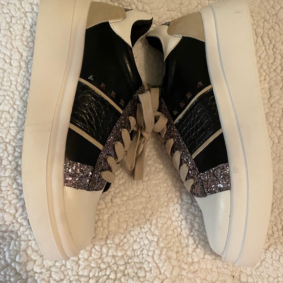 Yellow Box Women's Glitter Black and White Sneakers - Picture 5 of 8